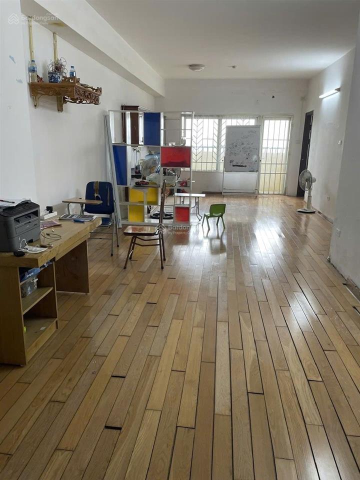 Bán căn hộ 3 phòng ngủ, 2 vệ sinh chung cư ct4 kđt văn khê, sẵn sổ đỏ lâu dài