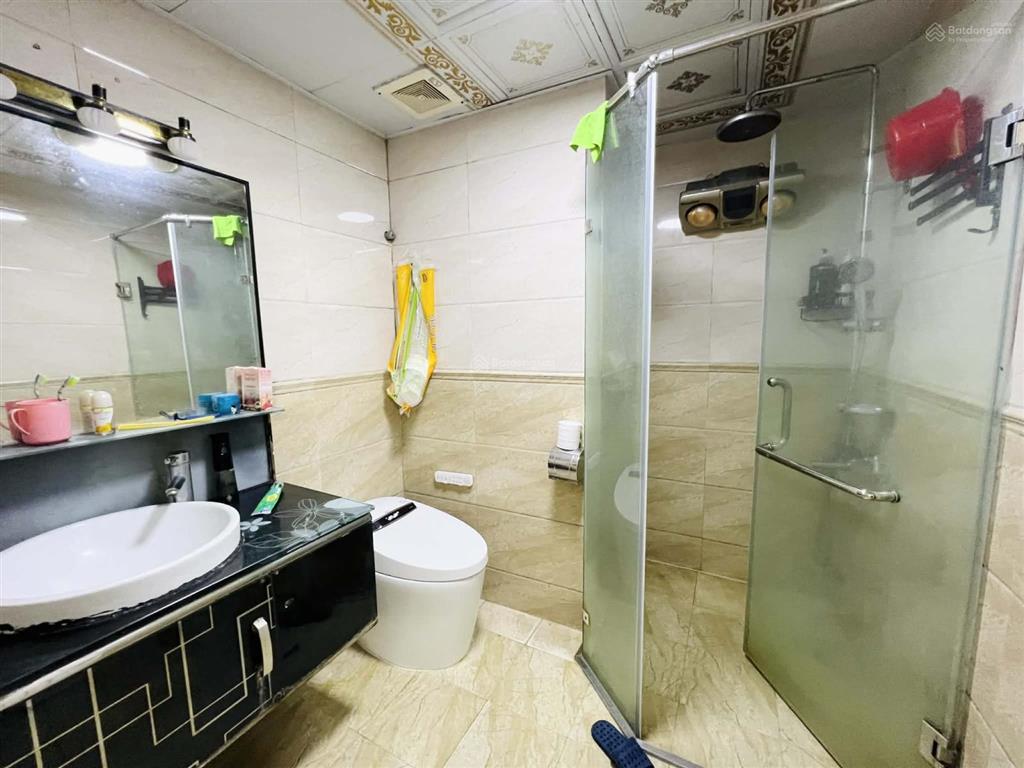 Bán căn hộ 3 phòng ngủ 135m2 chung cư ct văn khê, sẵn đầy đủ nội thất