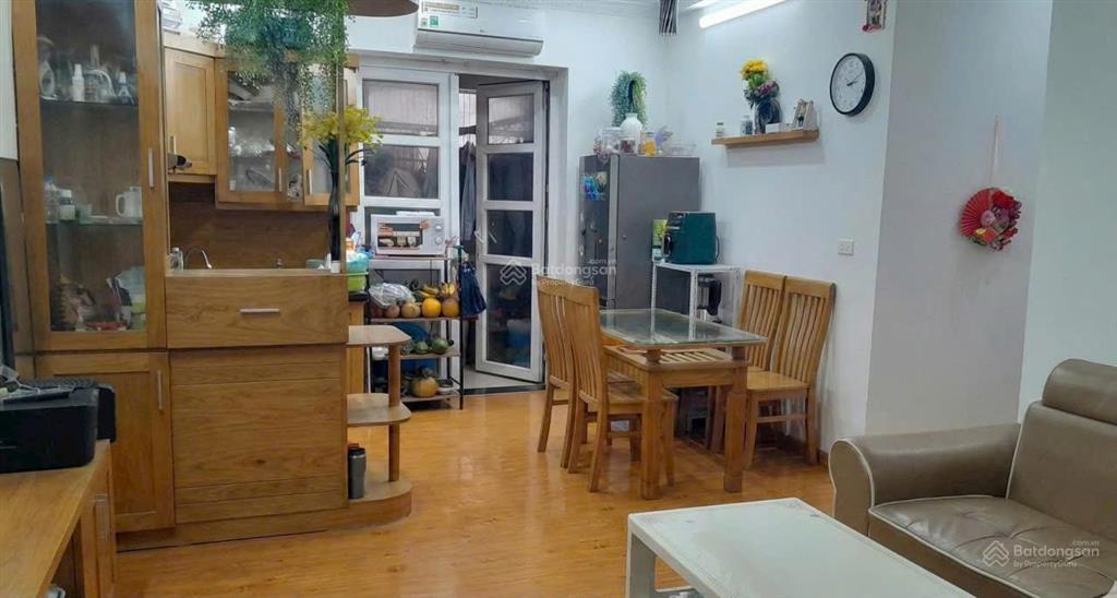 Bán gấp 2 ngủ 2vs 82m2 giá hời khu đô thị văn khê, hà đông.