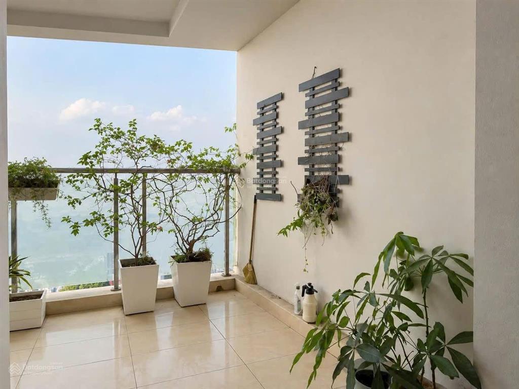 Bán gấp căn 3 phòng ngủ 2 vs ban công sân vườn đẹp tại hpc landmark 105, kđt văn khê, hà đông