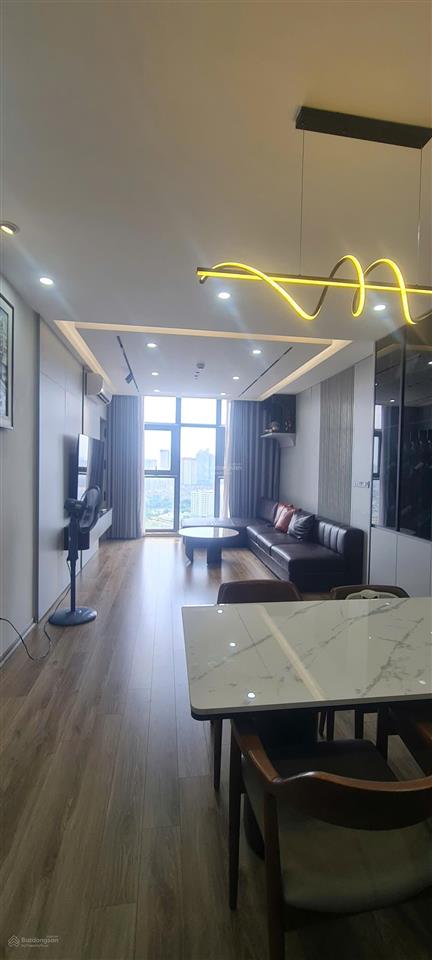 Bán căn hộ 3 phòng ngủ 107m² đầy đủ nội thất đẹp, tầng trung, bc hướng đông mát tại hpc landmark