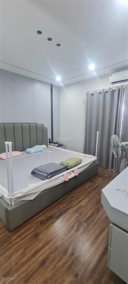 Bán căn hộ 3 phòng ngủ 107m² đầy đủ nội thất đẹp, tầng trung, bc hướng đông mát tại hpc landmark