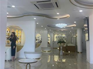 Bán tòa nhà mặt tiền thương hiệu quận 3  dt (8 x 16)  hầm 7 tầng  hđ thuê 220 tr/tháng