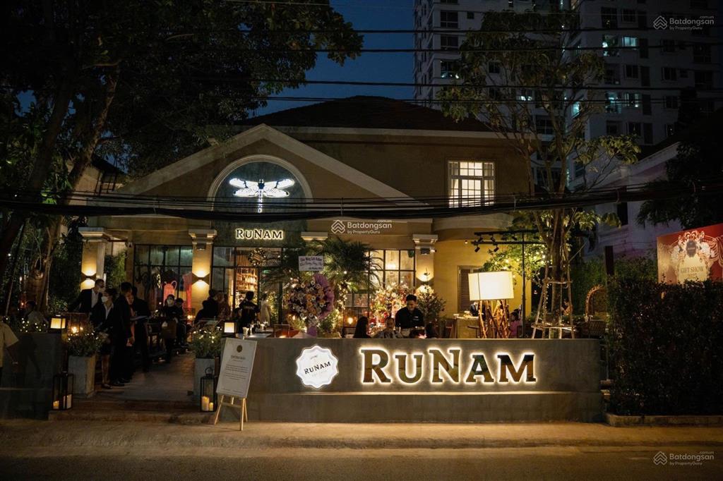 Cc bán bất động sản mt xuân thủy  quốc hương trái tim thảo điền ( 20 x 30 ) full thổ  210 tỷ