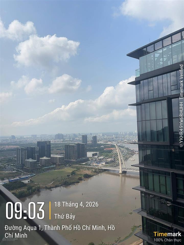 Chính chủ bán nhanh căn hộ 78m22pn view bitexco giá bán 17.5 tỷ sẵn sổ hồng.  0962 966 ***