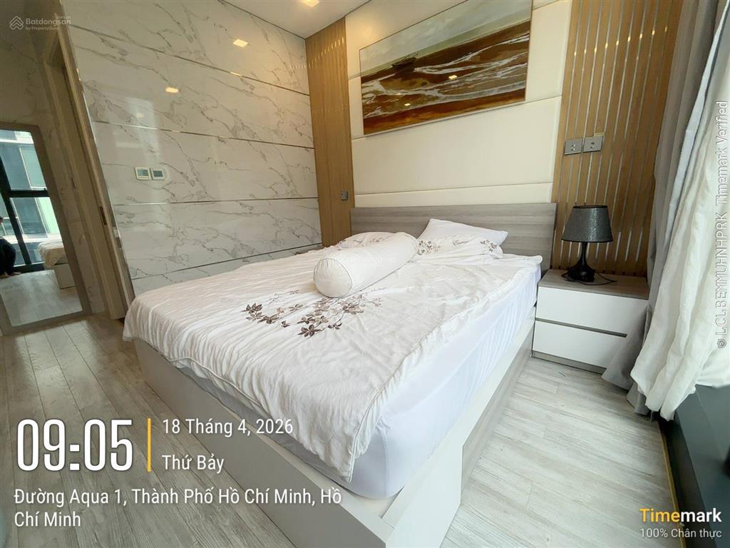 Chính chủ bán nhanh căn hộ 78m22pn view bitexco giá bán 17.5 tỷ sẵn sổ hồng.  0962 966 ***