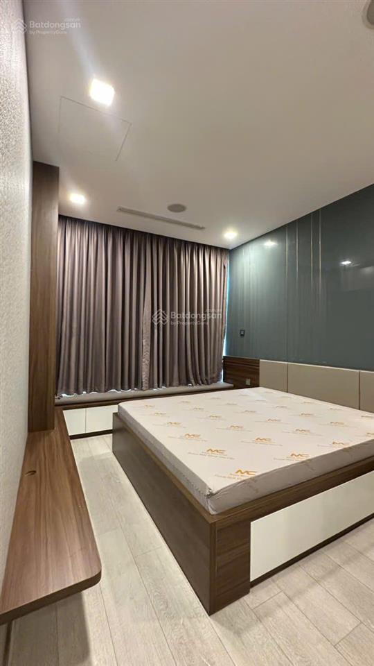 Chính chủ cần bán a11009 1pn1wc50m2 giá bán 10,3 tỷ sẵn sổ hồng.  0962 966 ***