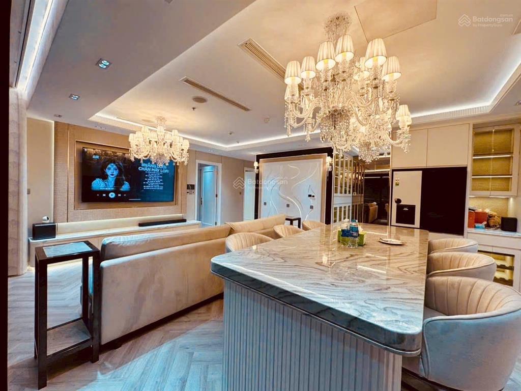 Bán nhanh 3pn  view hoa hậu vòng cung bitexco giá bán 38 tỷ. gọi ngay 0962 966 ***