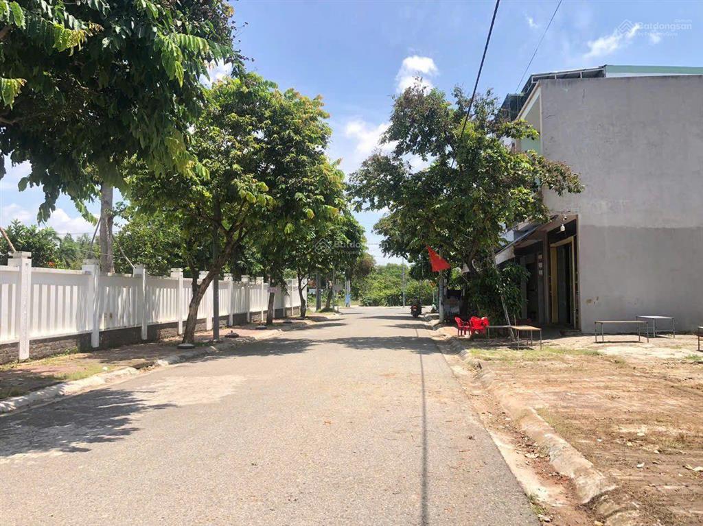Chính chủ cần bán lô đất trục chính lan anh 1 hòa long phường tam long vị trí đẹp
