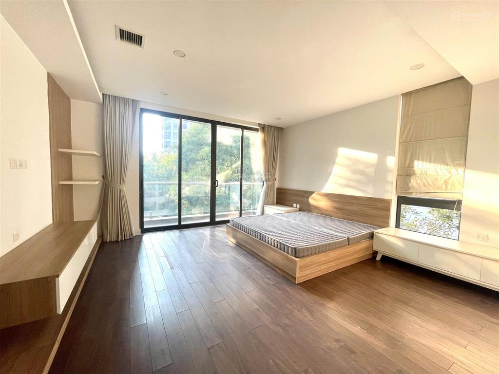 Biệt thự thương mại marina 241,5m2, 2 mặt đường cực đẹp  đối diện chung cư