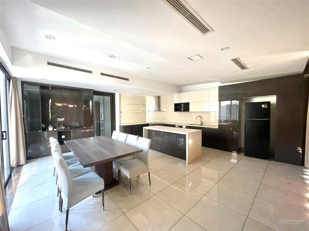 Biệt thự thương mại marina 241,5m2, 2 mặt đường cực đẹp  đối diện chung cư