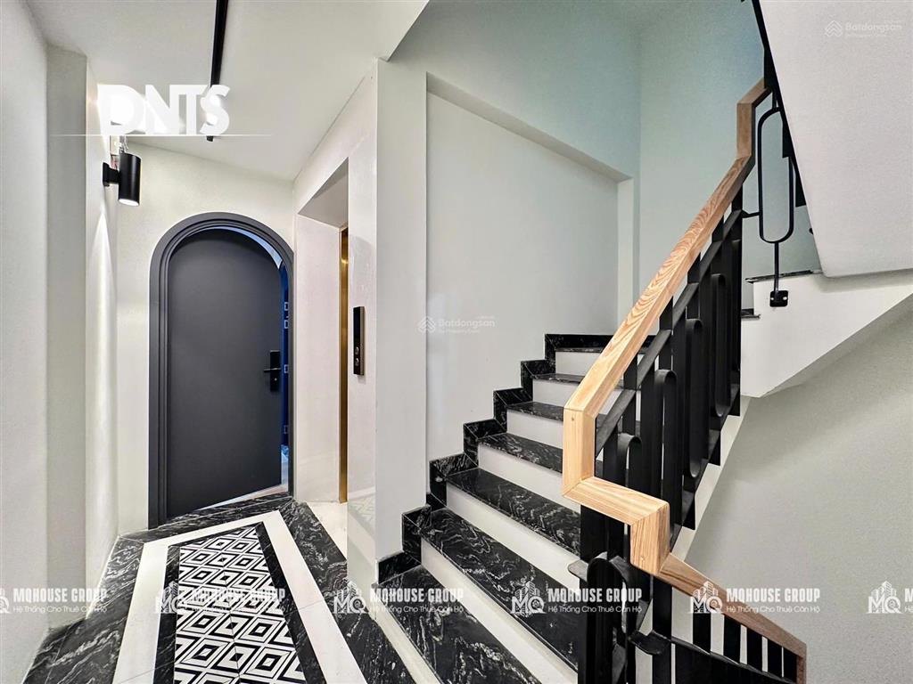 Căn hộ bancony máy giặt riêng ngay công viên tao đàn, nhạc viện nguyễn du, chợ metro bến thành q1