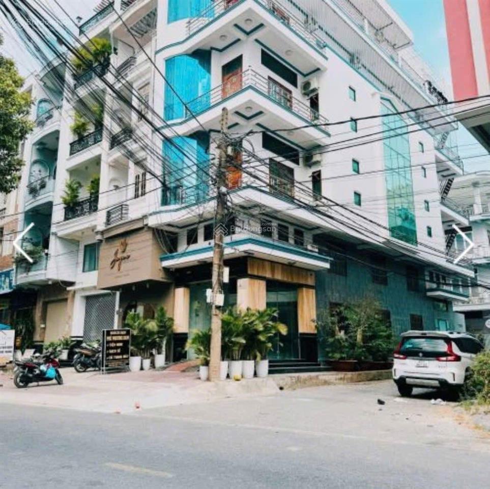 Bán khách sạn góc 3 mặt tiền có thang máy đường trần quang khải, cách đường nguyễn trãi 100m