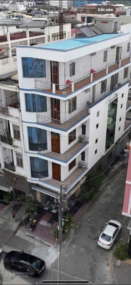 Bán khách sạn góc 3 mặt tiền có thang máy đường trần quang khải, cách đường nguyễn trãi 100m