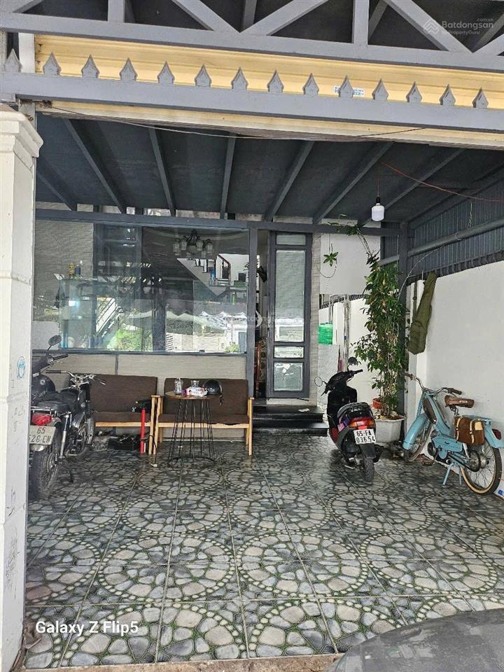 Bán 2 căn nhà trệt lầu cách bách hoá xanh 50m, đường 1b kdc nam long  cần thơ