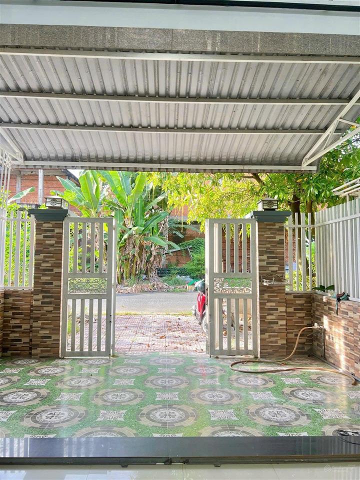 Bán nhà trệt lững lầu đường số 37 khu 586 dt 5x25 giá 4.x tỷ