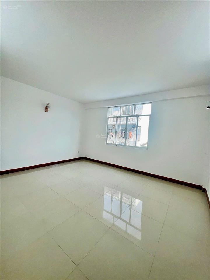 Bán nhà trệt lững lầu đường số 37 khu 586 dt 5x25 giá 4.x tỷ