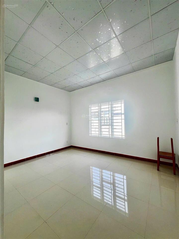 Bán nhà trệt lững lầu đường số 37 khu 586 dt 5x25 giá 4.x tỷ