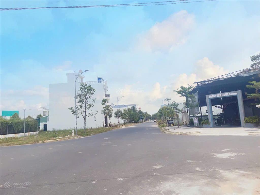 Bán cặp gốc 2 mặt tiền đường d13 và d5 hồng loan 11x18m