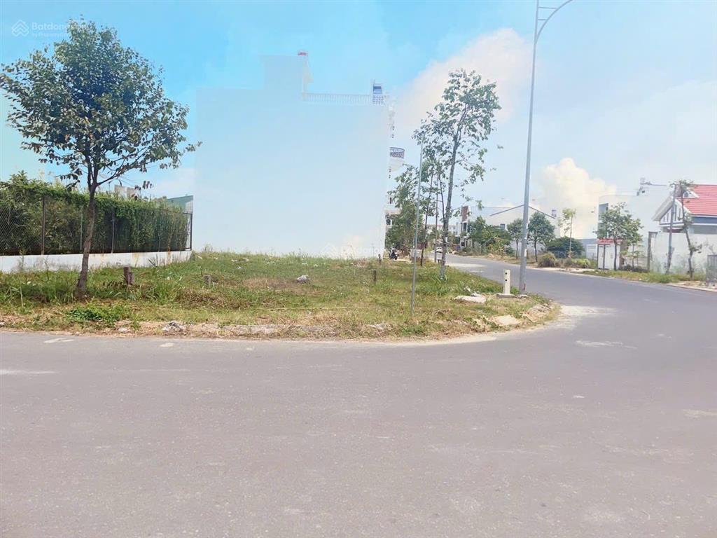 Bán cặp gốc 2 mặt tiền đường d13 và d5 hồng loan 11x18m