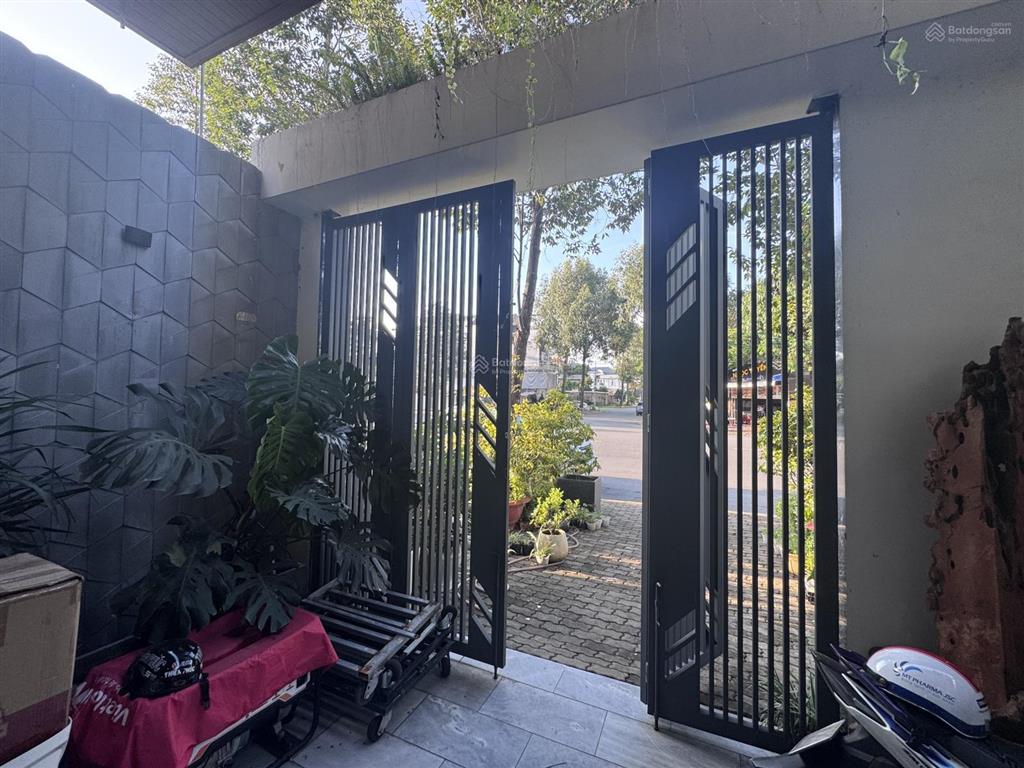 Bán nhà mặt tiền khu nam cần thơ dt 5.7x18m  giá 8.xx tỷ