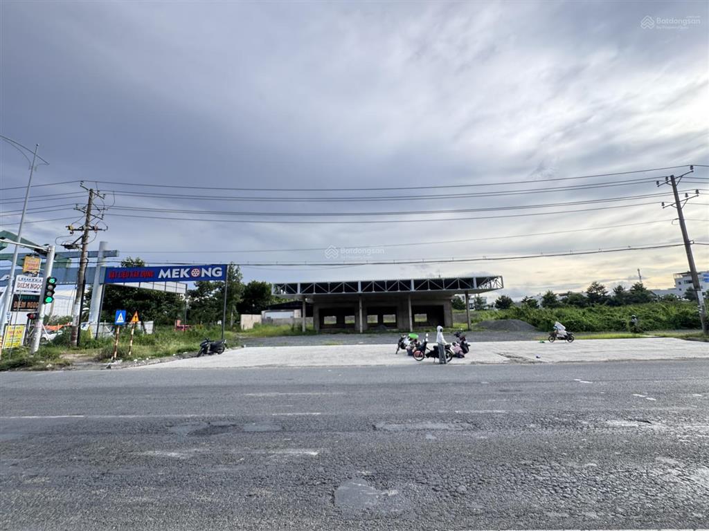 Bán 8000m2 đất gốc 2 mặt tiền đường võ nguyên giáp  giá 40tr/m2