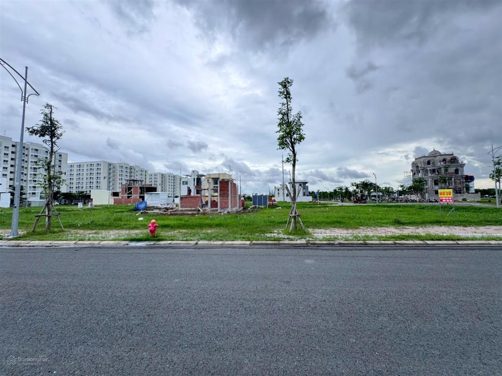 Bán cặp nền đường d6 khu nam long 2 (nam long central lake)