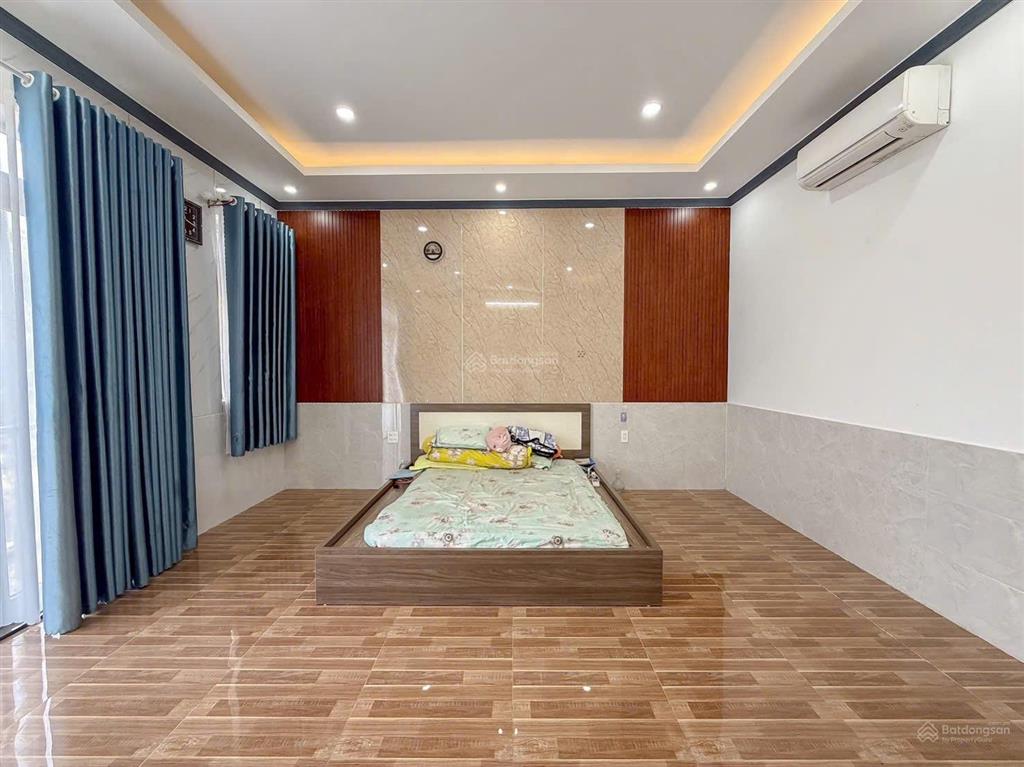 Bán nhà 2 lầu khu văn hoá tây đô gần bờ kè dt 5x17,75m giá 4.8 tỷ