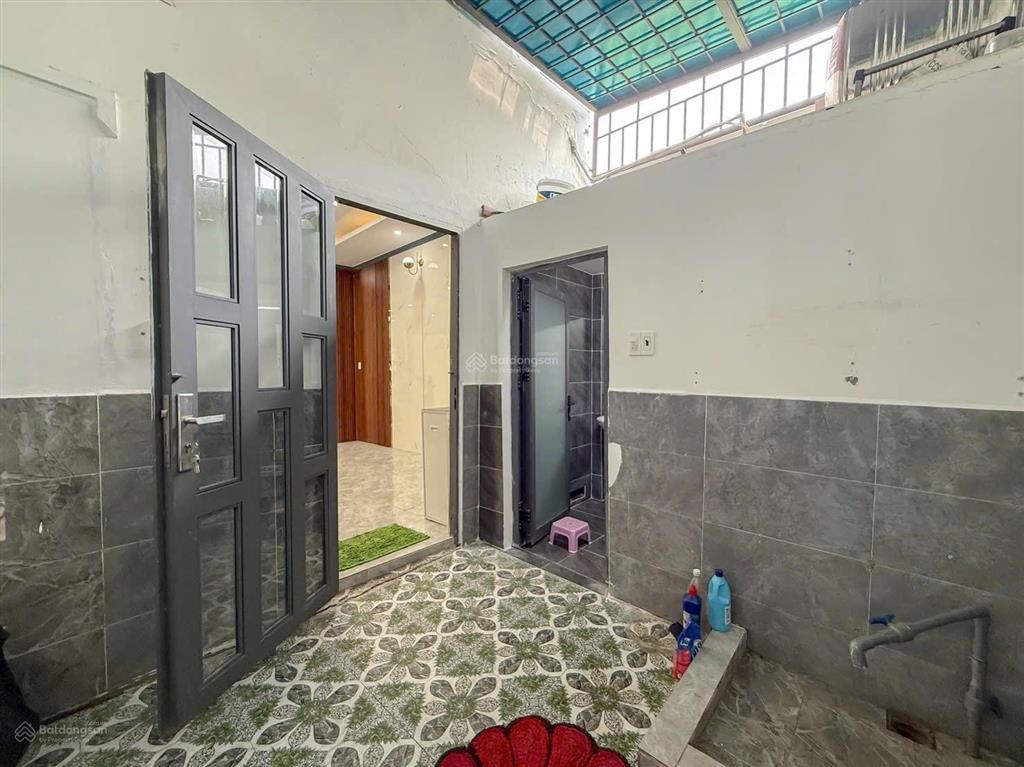 Bán nhà 2 lầu khu văn hoá tây đô gần bờ kè dt 5x17,75m giá 4.8 tỷ