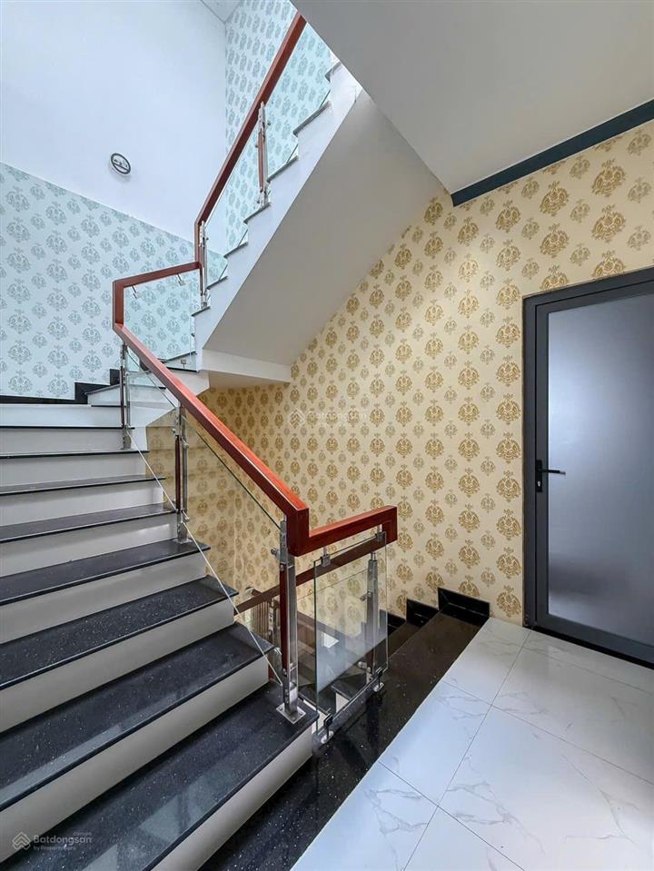 Bán nhà 2 lầu khu văn hoá tây đô gần bờ kè dt 5x17,75m giá 4.8 tỷ