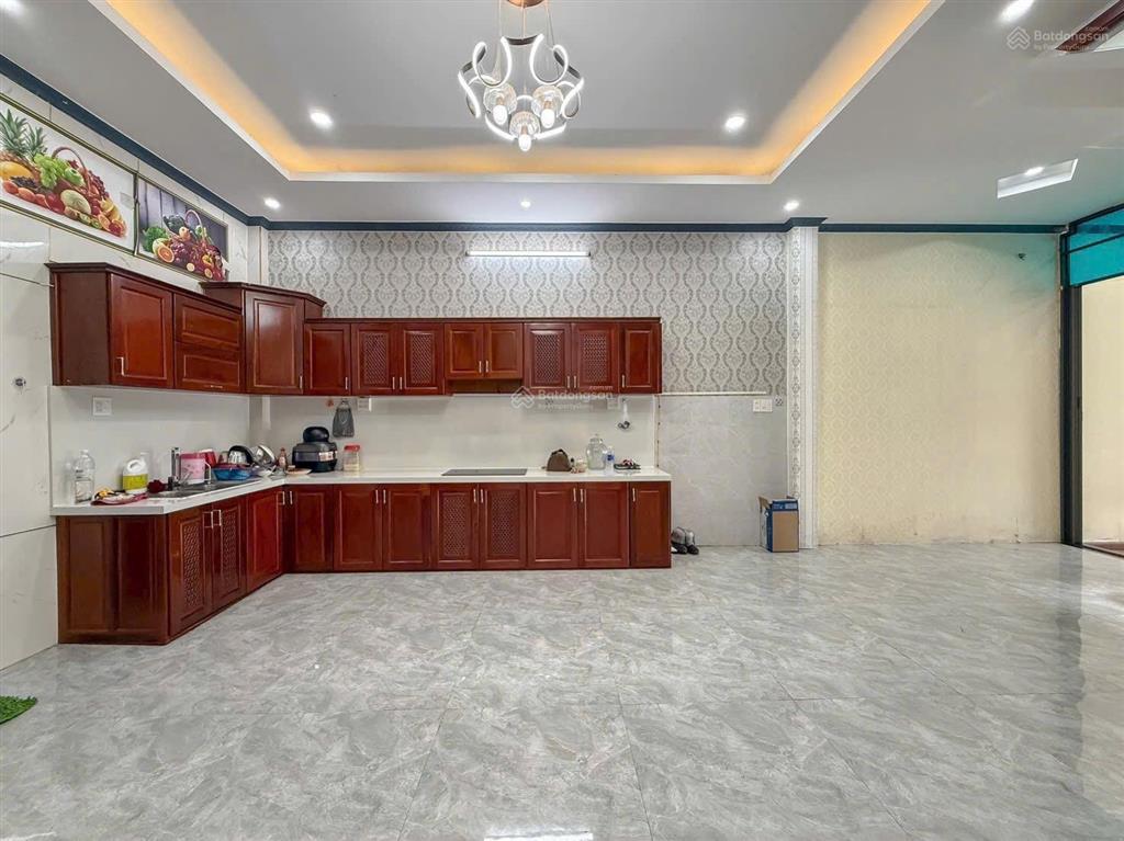 Bán nhà 2 lầu khu văn hoá tây đô gần bờ kè dt 5x17,75m giá 4.8 tỷ