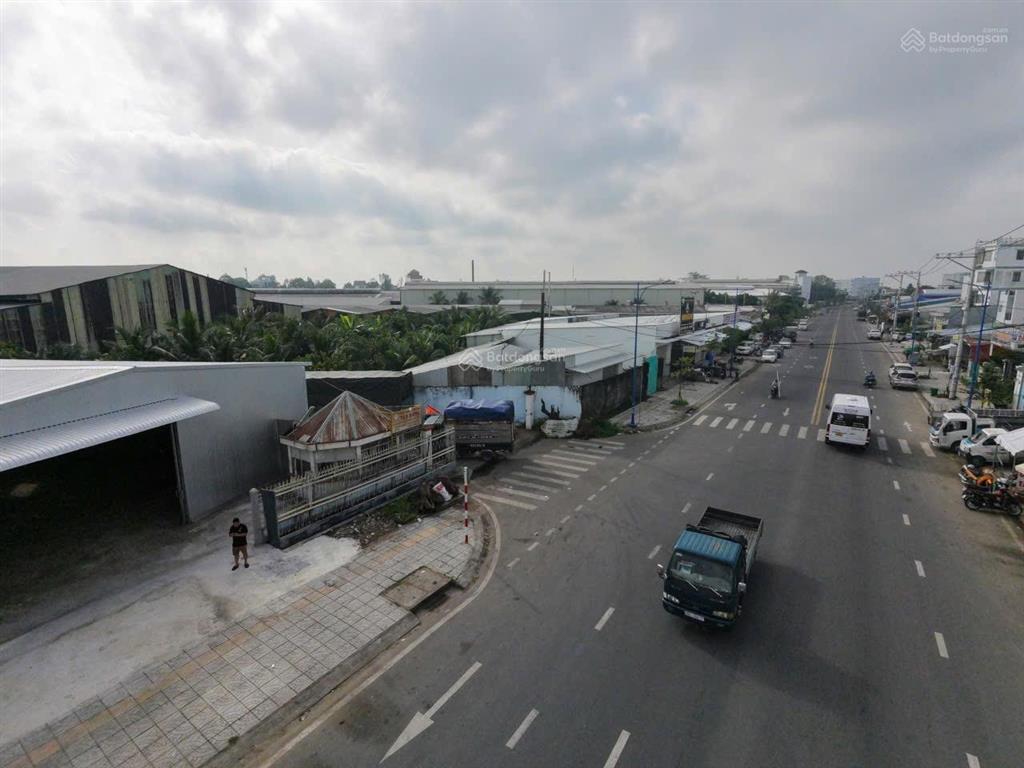 Cho thuê kho đường hoàng quốc việt  1.688m² (container tận cửa).