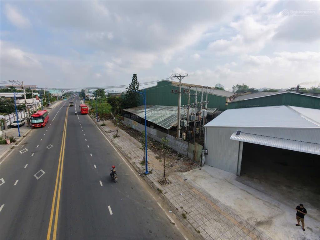 Cho thuê kho đường hoàng quốc việt  1.688m² (container tận cửa).