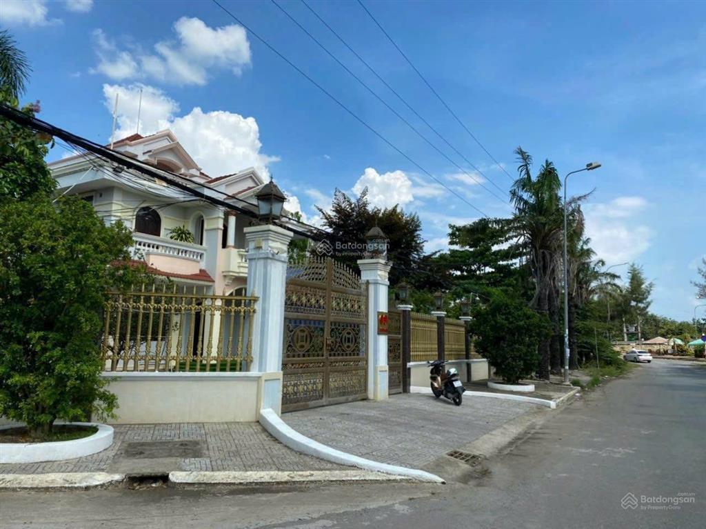 Bán gấp biệt thự góc 2 mặt tiền đường phạm công trứ  trần văn giàu , khu biệt thự cồn khương