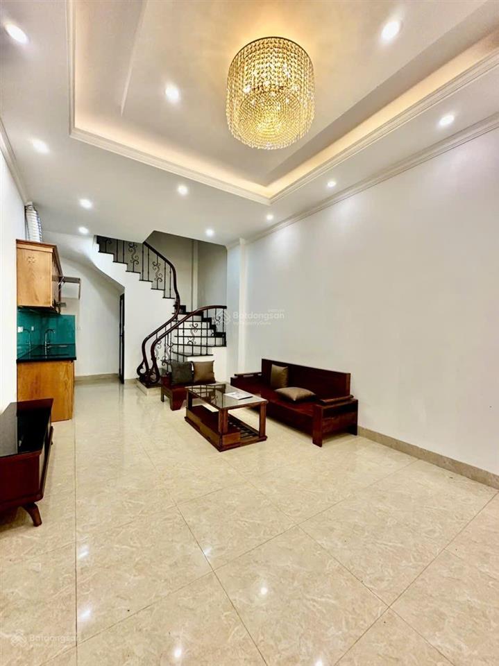 Bán nhà 5 tầng phố hoa lâm long biên oto gần , sau bigc tiện di chuyển,gần phố giá chỉ hơn 7 tỷ