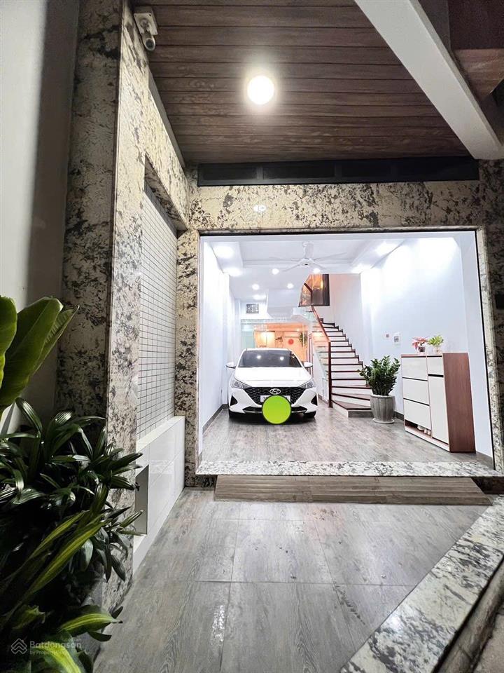 Bán nhà 5 tầng dân xây phố việt hưng oto ngủ trong nhà giá tốt hơn 15 tỷ