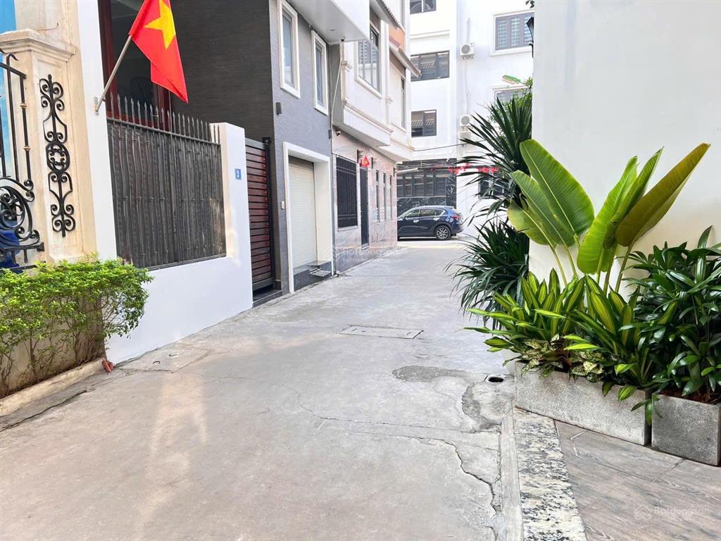 Bán nhà 5 tầng dân xây phố việt hưng oto ngủ trong nhà giá tốt hơn 15 tỷ