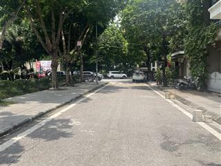 Cho thuê mặt bằng kinh doanh phố trạm 120m2 vỉa hè 2 bên giá 27.5tr/tháng có thương lượng
