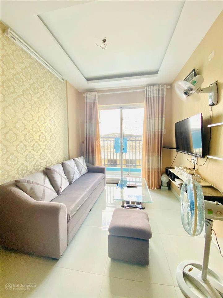 Cho thuê căn hộ 8x plus, mặt tiền đường trường chinh, nhà có đủ nội thất. giá 8 tr/tháng