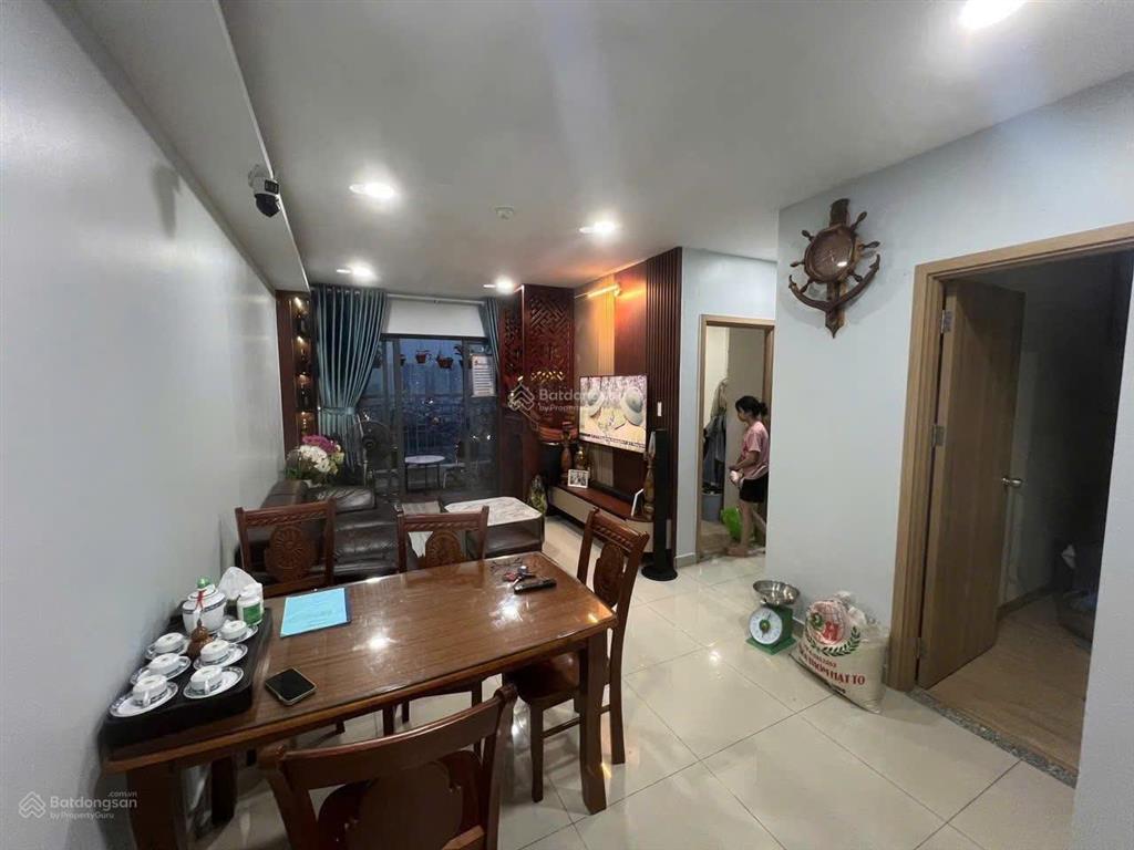 Bán căn hộ 2pn 2wc gần cầu tham lương, đã có sổ, tầng trung, view thoáng. giá 3ty350