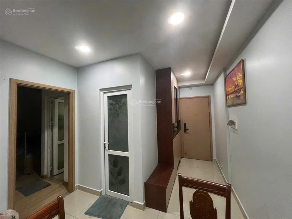 Bán căn hộ 2pn 2wc gần cầu tham lương, đã có sổ, tầng trung, view thoáng. giá 3ty350