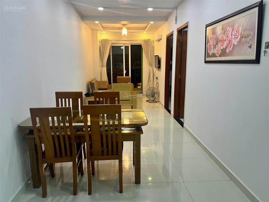 Bán căn 65,5 m2 tại 8x plus, nhà đẹp, đủ nội thất sang trọng. đã có sổ hồng, tầng cao view thoáng.