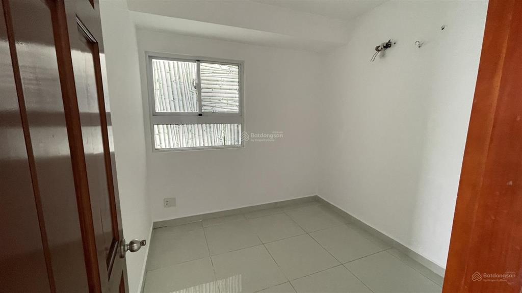Cho thuê căn hộ 8x plus, loại căn 2pn 2wc, nhà trống, view thoáng mát, tầng 14. giá 7tr/tháng