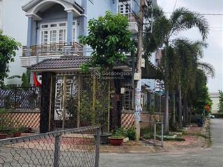 Bán biệt thự 2 mặt tiền kdc vĩnh lộc a, bình chánh cũ. đường lớn nhà 1 trệt 2 lầu, sổ hồng sẵn.