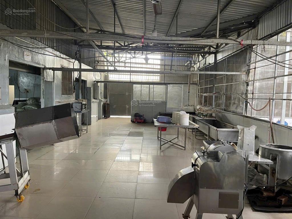 Bán xưởng sản xuất tại đức hòa, có kho và đất. diện tích 6000m, đường 823 gần trục hồ chí minh