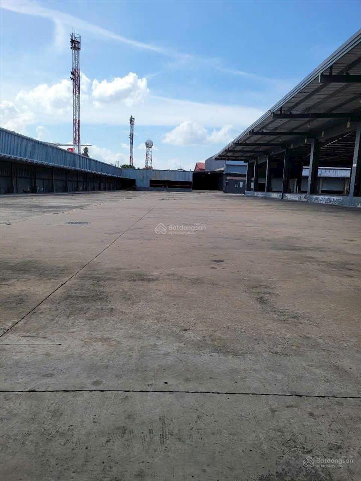 Bán xưởng sản xuất tại đức hòa, có kho và đất. diện tích 6000m, đường 823 gần trục hồ chí minh