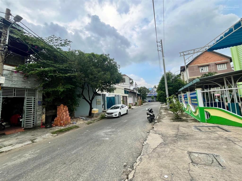 Bán lô đất đường ttn18, khu 10ha, gần cầu tham lương, quận 12. giá 5 tỷ bớt lộc, sổ sẵn.