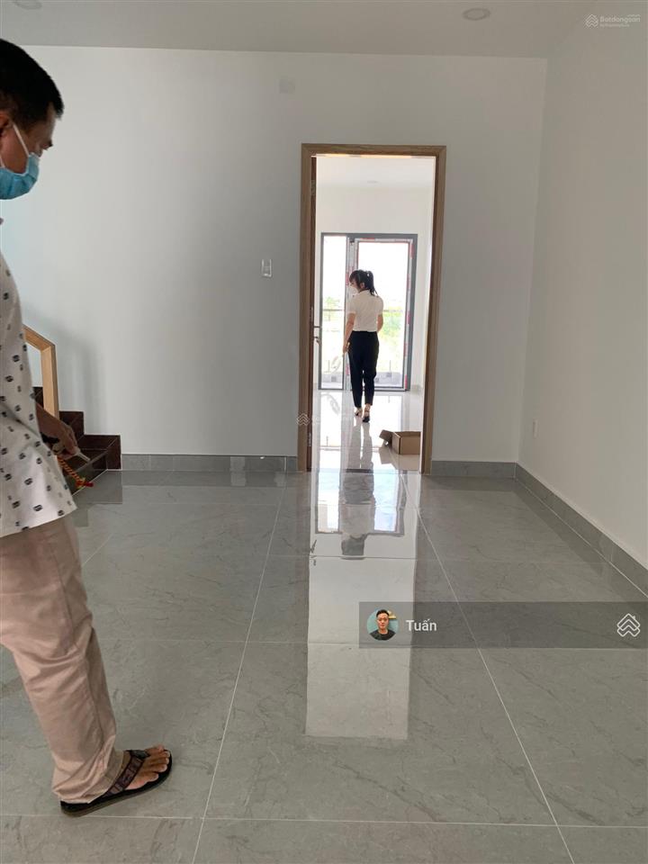 Cho thuê nhà khu ubnd tp thủ đức. dt 5x20m. hầm trệt 3 lầu. giá 40tr/tháng. sàn trống vp