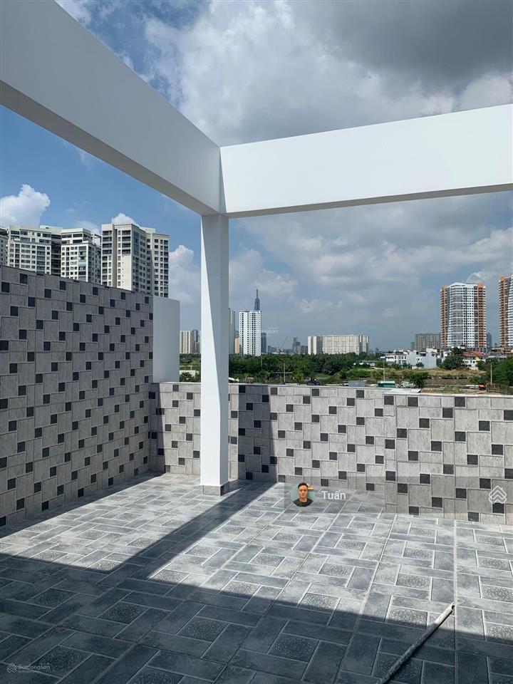 Cho thuê nhà khu ubnd tp thủ đức. dt 5x20m. hầm trệt 3 lầu. giá 40tr/tháng. sàn trống vp