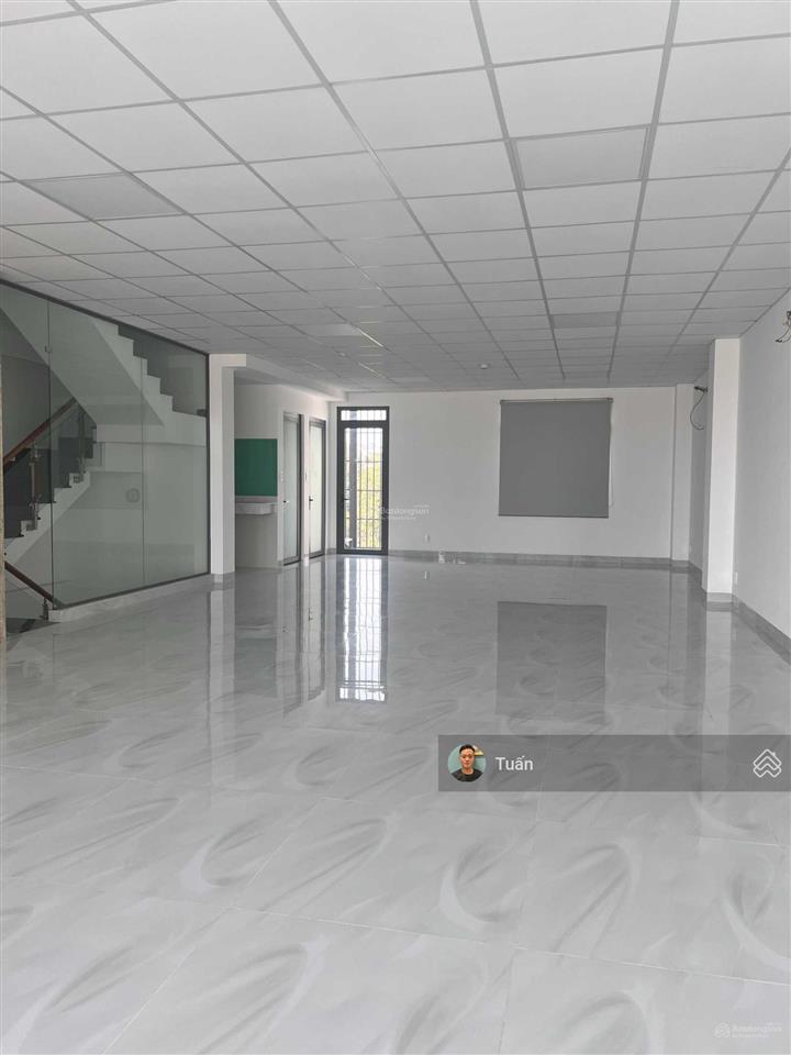Cho thuê tòa vp mặt tiền trương văn bang. dt 8x20m. hầm trệt lửng 5 lầu sàn trống. giá 170tr/tháng